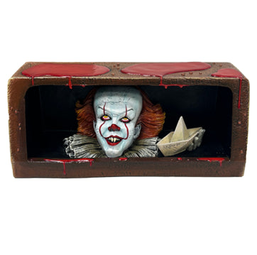 FILMS - CA - Pennywise Drain - Figurine avec Led